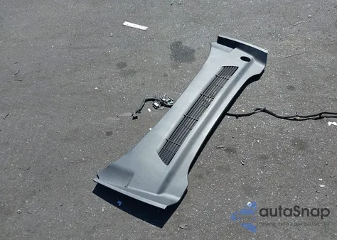 2022 Tesla Model Y Performance Dual Motor All-Wheel Drive z USA, uszkodzony, nr VIN 7SAYGDEF4NF492157